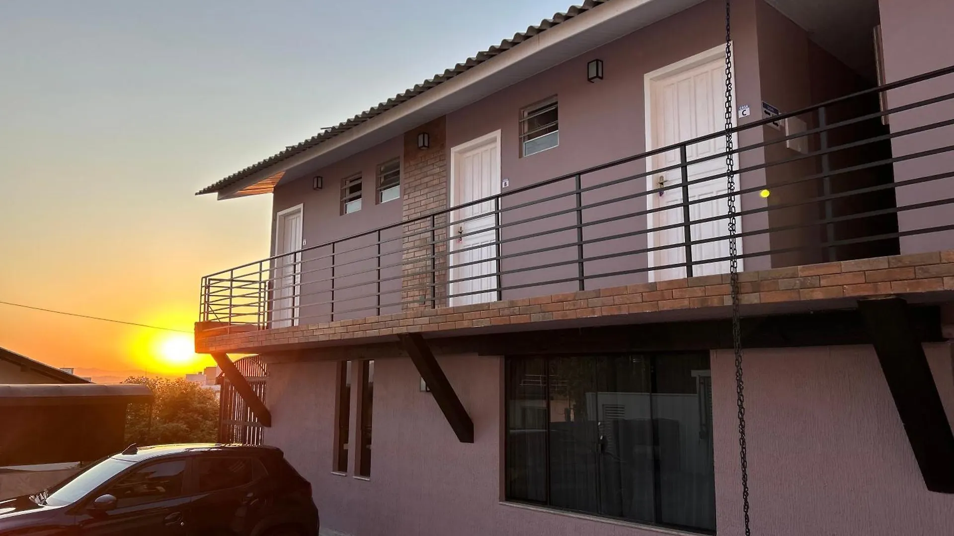 Casa próx Shop Beiramar Vista Baia Norte Wi-Fi 4 hospedes, com estacionamento, caminho das praias Florianópolis
