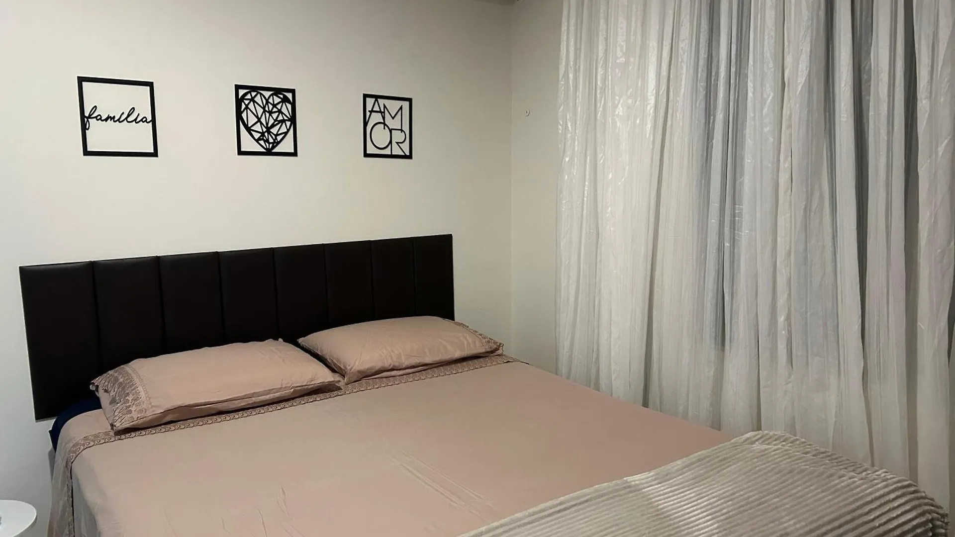 Casa próx Shop Beiramar Vista Baia Norte Wi-Fi 4 hospedes, com estacionamento, caminho das praias Florianópolis Casa de Férias