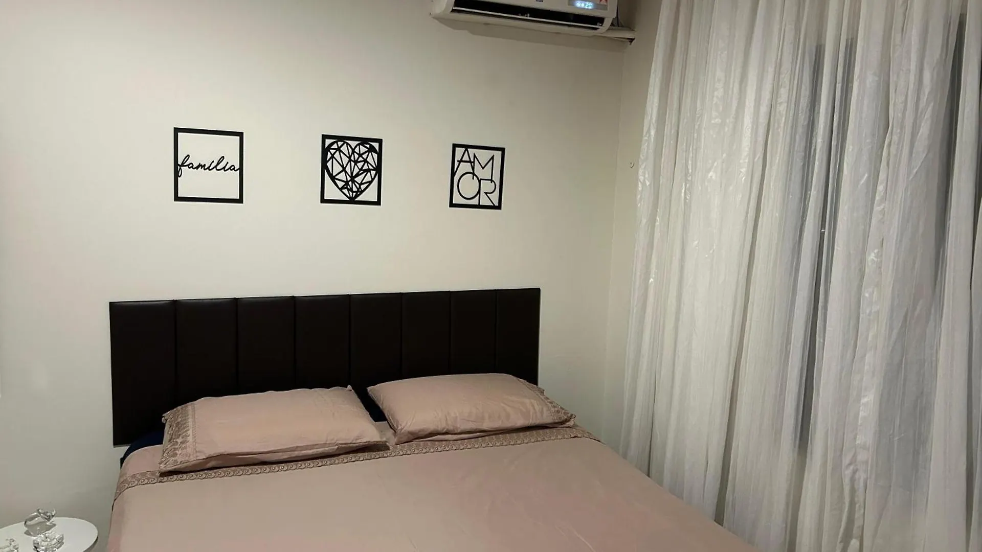 Casa próx Shop Beiramar Vista Baia Norte Wi-Fi 4 hospedes, com estacionamento, caminho das praias Florianópolis
